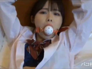 天然巨乳二次元美少女，肉包子一口一口吃，宿舍淫亂搖奶，舍友都笑了，我要去買辣條吃辣，妳繼續玩妳的巨乳…